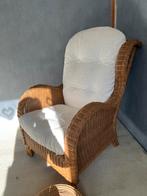 Rotan fauteuil met hocker, Huis en Inrichting, Ophalen, Zo goed als nieuw, Bruin, Eén