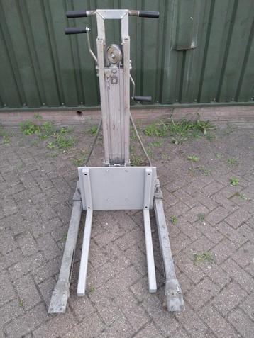 ️Kanaallift / montagelift / materiaallift/ bouw lift  beschikbaar voor biedingen