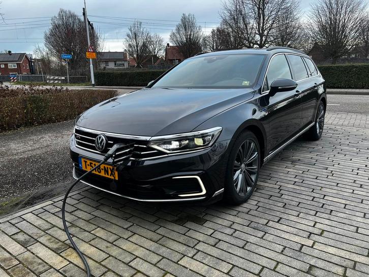 Volkswagen Passat 1.4 TSI Phev 218pk 6-DSG 2019 Grijs, Auto's, Volkswagen, Particulier, Passat, Hybride Elektrisch/Benzine, Plug-in hybride