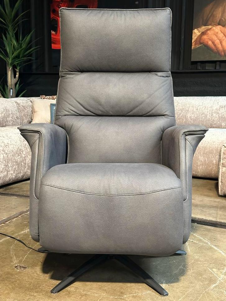 Knoetsen Elektrische Relaxstoel - SHOWMODEL!, Huis en Inrichting, Fauteuils, Zo goed als nieuw, Leer, 75 tot 100 cm, Ophalen
