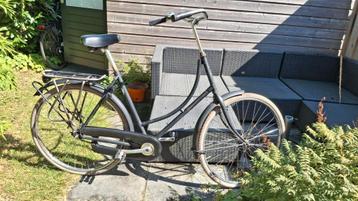 Zwarte Azor omafiets 57 cm (moet opgeknapt worden) beschikbaar voor biedingen