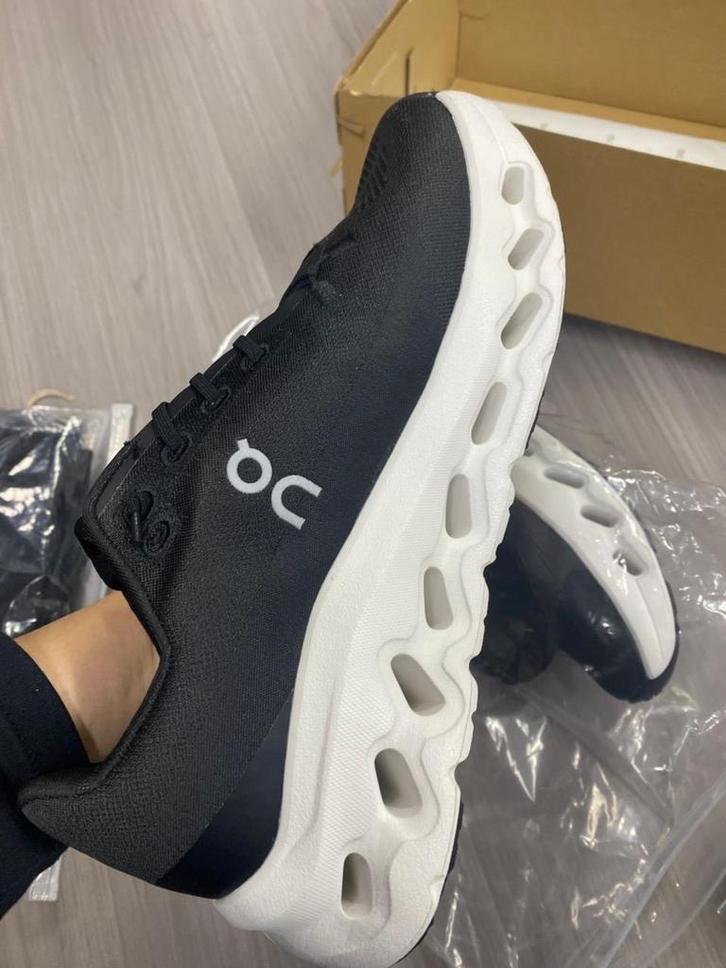 Nieuwe Cloud Sneakers, Trainingspakken & Meer!, Kleding | Heren, Schoenen, Nieuw, Sneakers of Gympen, Zwart, Ophalen of Verzenden