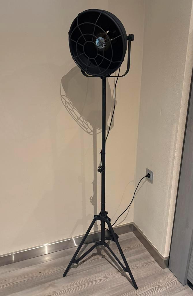 Industriële staande vloerlamp en tafellamp., Huis en Inrichting, Lampen | Vloerlampen, Zo goed als nieuw, 150 tot 200 cm, Metaal