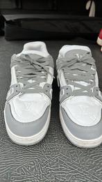 Louis Vuitton sneakers maat 44, Ophalen of Verzenden, Zo goed als nieuw, Schoenen