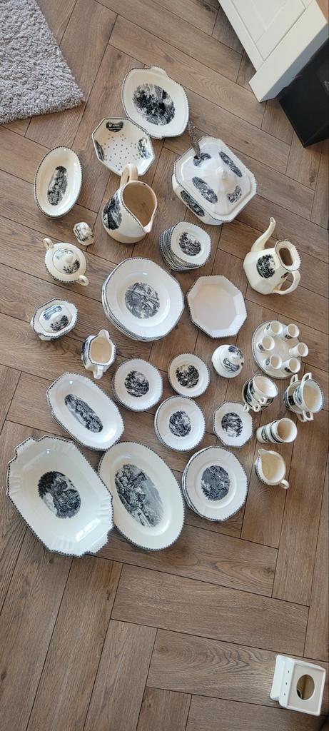 Servies van societe ceramique maestricht landschap, Antiek en Kunst, Antiek | Servies compleet, Ophalen