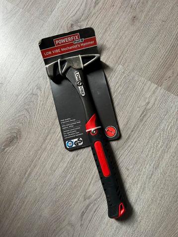 Hamer beschikbaar voor biedingen