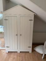 Originele baby kledingkast met puntdak, Kinderen en Baby's, Ophalen, Zo goed als nieuw, Jongetje of Meisje
