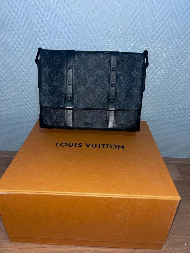 Louis Vuitton Tas Trunk Messenger Bag PM, Sieraden, Tassen en Uiterlijk, Tassen | Schoudertassen, Gebruikt, Overige merken, Zwart