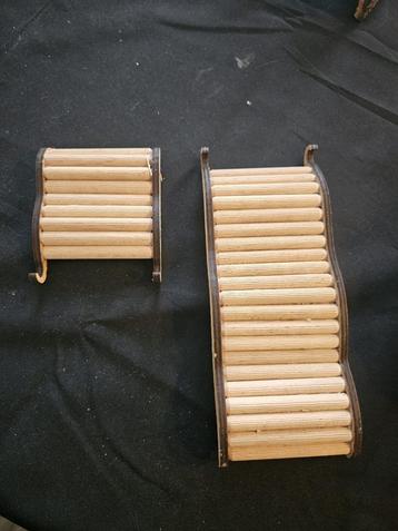 houten bruggetjes – 2 stuks beschikbaar voor biedingen