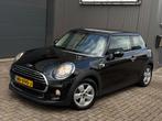 Mini Mini 1.5 Cooper Business | 136 PK | Navigatie | PDC, Voorwielaandrijving, Gebruikt, 4 stoelen, Zwart