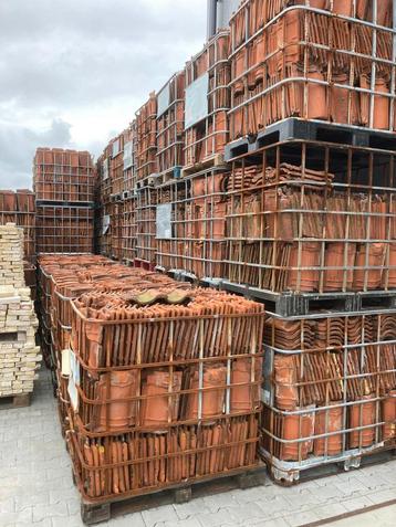Dakpannen ovh oranje  beschikbaar voor biedingen