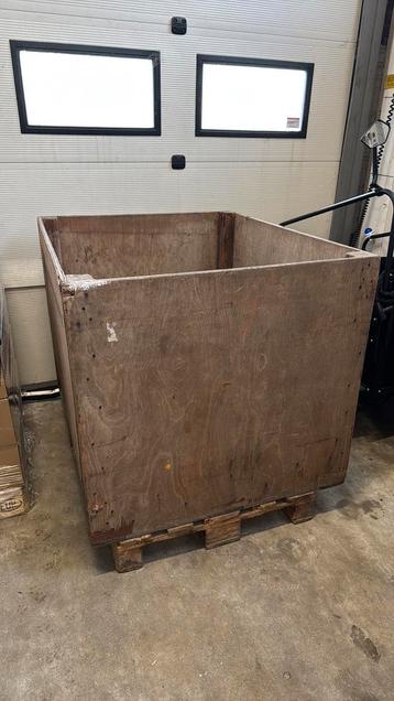 Kuubkist beschikbaar voor biedingen