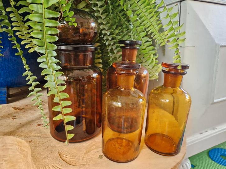 Partij van 4 Oude Apothekerspotten - Bruin Amber glas, Antiek en Kunst, Antiek | Glas en Kristal, Ophalen of Verzenden