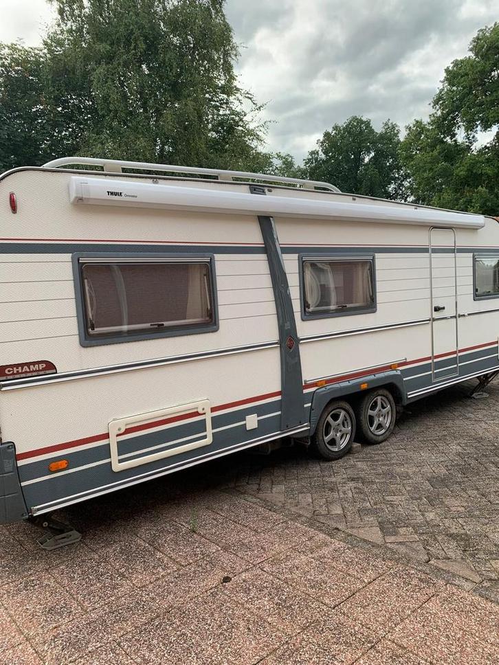 Cabby 67 Champ Edition, Bouwjaar 2004, Caravans en Kamperen, Caravans, Particulier, tot en met 6, 1500 - 2000 kg, Rondzit, Overige merken