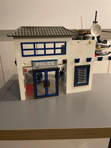 Playmobil Politiebureau Compleet beschikbaar voor biedingen