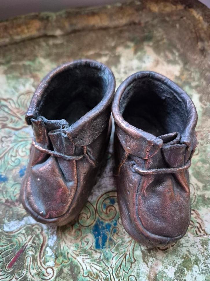 Bronzen schoentjes, verbronsde brocante babyschoentjes, Antiek en Kunst, Curiosa en Brocante, Ophalen of Verzenden