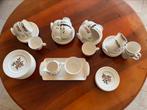 51 delig Briar rose wedgwood koffie en thee servies, Antiek en Kunst, Antiek | Servies compleet, Ophalen