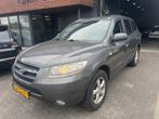 Hyundai Santa Fe 2.7i V6 Style 7p. LEDER CLIMA TREKHAAK EXPO, Auto's, Voorwielaandrijving, Santa Fe, Gebruikt, 2000 kg