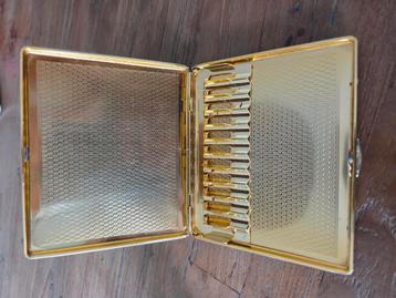 Zwart leren Vintage sigarettendoosje beschikbaar voor biedingen