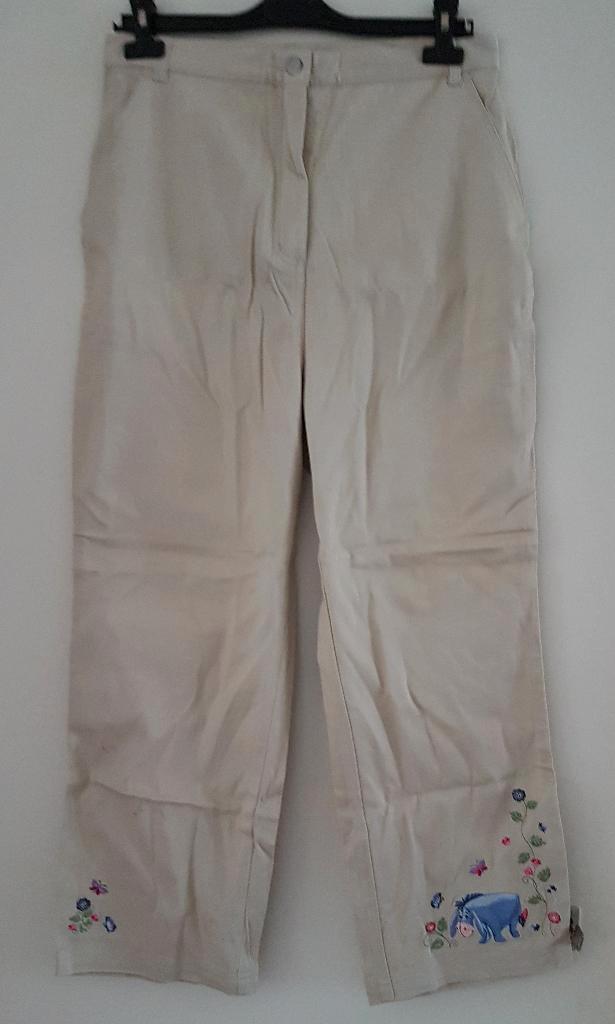 Disney Store / Eeyore broek maat M *NIEUW* k, Kleding | Dames, Broeken en Pantalons, Nieuw, Maat 38/40 (M), Beige, Lang, Ophalen of Verzenden