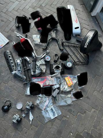 Tomos onderdelen beschikbaar voor biedingen