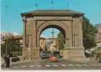 Italie, Aosta, met auto's Fiat 600 Multipla, Ophalen of Verzenden, Gelopen, Italië