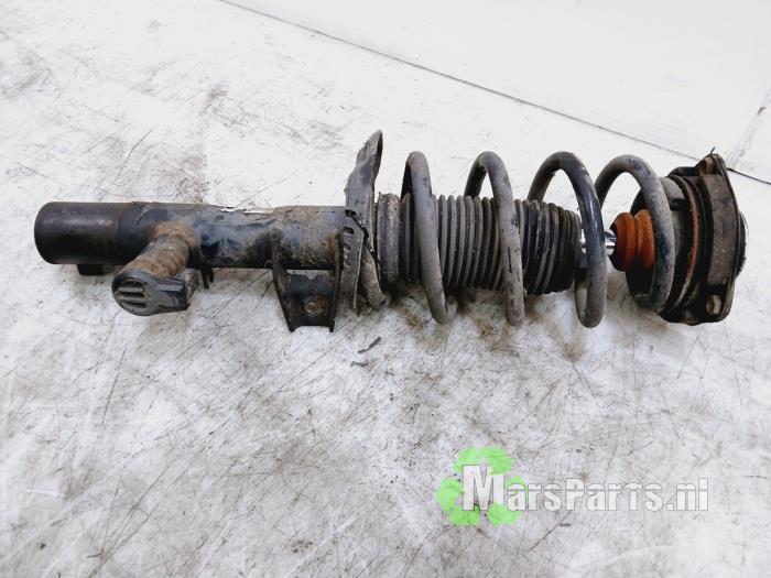 Schokdemperpoot rechts-voor van een Volkswagen Golf, Auto-onderdelen, Ophanging en Onderstel, Volkswagen, Gebruikt, 6 maanden garantie