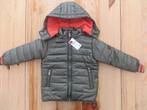 Nieuwe groene winterjas Oiboi maat 92, Kinderen en Baby's, Kinderkleding | Maat 92, Ophalen of Verzenden, Nieuw, Jongen, Jas