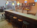 Grote bar met een lamp, Ophalen, Zo goed als nieuw
