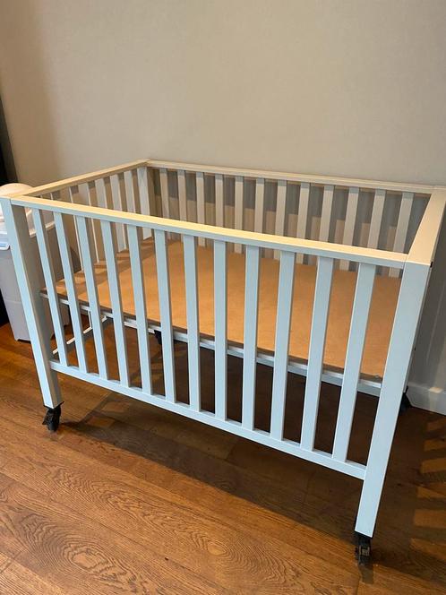 Tweelingbox, Kinderen en Baby's, Boxen, Zo goed als nieuw, Wieltjes, Ophalen of Verzenden