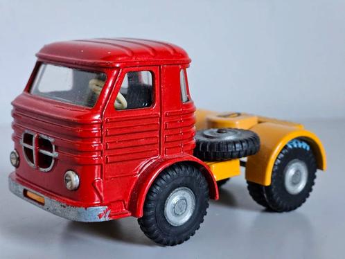 Joal Pegaso vrachtauto Losse trekker Rood geel, Hobby en Vrije tijd, Modelauto's | 1:50, Zo goed als nieuw, Bus of Vrachtwagen
