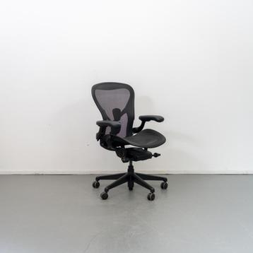 2x Herman Miller Aeron Remastered Bureaustoel Onyx - C beschikbaar voor biedingen