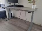 Elektrisch verstelbaar bureau. Ideaal voor thuiswerkers., Huis en Inrichting, Bureaus, Ophalen, Elektrisch, Zo goed als nieuw