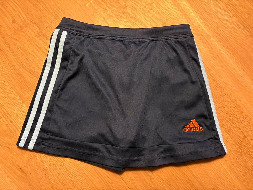 Adidas Hockeyrokje Blauw maat 152 ZGAN, Sport en Fitness, Hockey, Ophalen of Verzenden, Zo goed als nieuw, Kleding