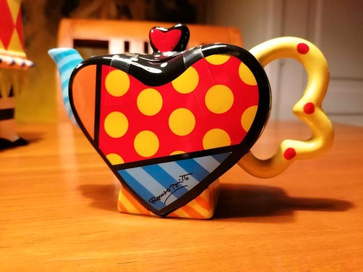 Theepot Romero Britto / mini heart dots, Huis en Inrichting, Keuken | Servies, Zo goed als nieuw, Overige typen, Overige stijlen