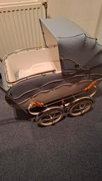 Ouderwetse  poppenwagen, Ophalen, Babypop