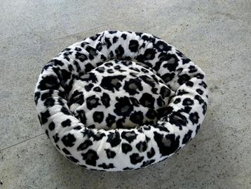 Ronde pluche kattenmand / donut mand beschikbaar voor biedingen