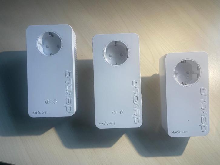 IN NIEUWSTAAT SET devolo Magic 2 Wifi next powerline, Computers en Software, Powerlines, Zo goed als nieuw, Verzenden