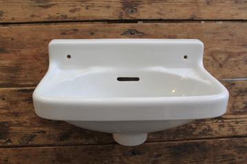 Antiek wasbakje wasbak jaren fonteintje fontein vintage beschikbaar voor biedingen