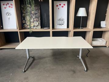 Design-Herman Miller bureau met slinger 160x80xH62-82cm,26st - afbeelding 1