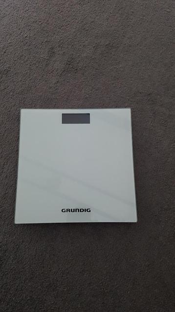 Grundig digitale personenweegschaal beschikbaar voor biedingen