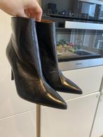 * Nieuw! NIKKIE/ nikkie Dara enkellaarsjes zwart leer maat38, Zwart, Lage of Enkellaarzen, Nieuw, Ophalen of Verzenden