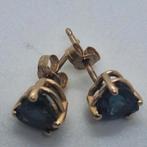 Gouden oorknoppen 14 karaat blauwe steen, Ophalen of Verzenden, Zo goed als nieuw, Met edelsteen, Knopjes of Stekers