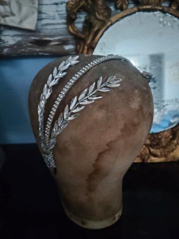 Zeer leuke vintage strass showgirl Tiara kroon diadeem beschikbaar voor biedingen