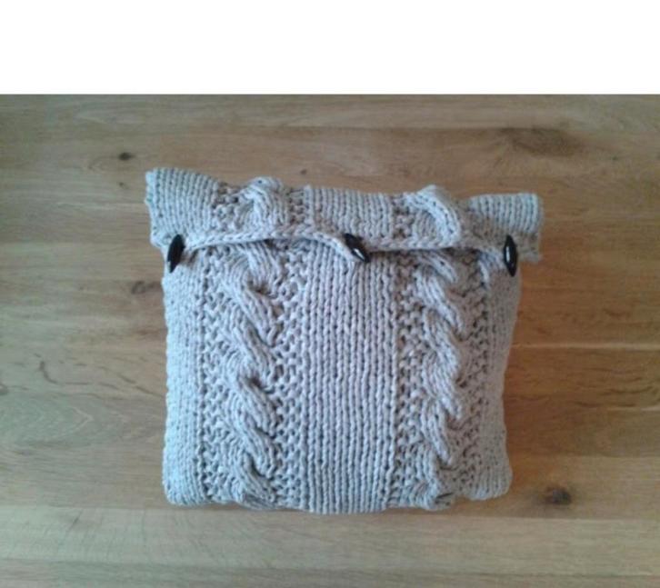 Grijs kussen (handgemaakt, Huis en Inrichting, Woonaccessoires | Kussens, Ophalen
