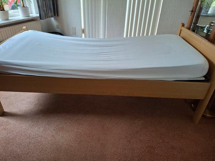 Auping Seniorenbed / Eenpersoonsbed 90x200 cm, Huis en Inrichting, Slaapkamer | Bedden, Gebruikt, Eenpersoons, 90 cm, 200 cm, Hout