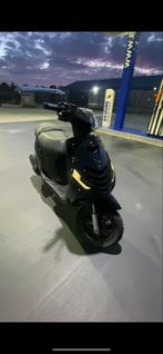 zip 4 takt 50 cc topstaat !, Fietsen en Brommers, Scooters | Piaggio, Ophalen, Gebruikt, Maximaal 45 km/u, Zip