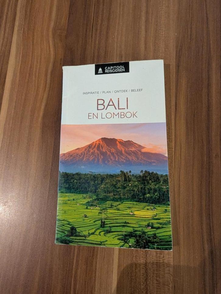 Capitool reisgids - Bali & Lombok, Boeken, Reisgidsen, Zo goed als nieuw, Reisgids of -boek, Azië, Capitool, Ophalen of Verzenden