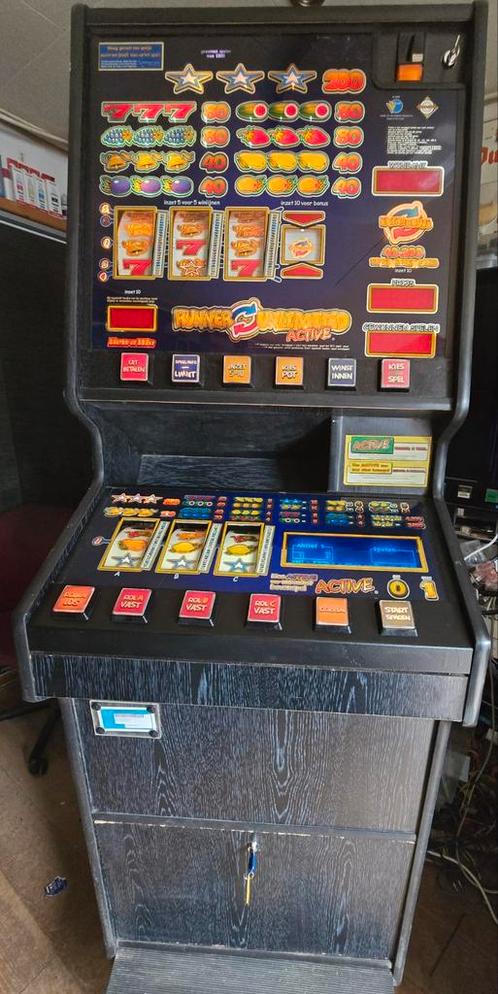 Runner Unlimited Active Gokkast -zie adv, Verzamelen, Automaten | Gokkasten en Fruitautomaten, Gebruikt, Euro, Met sleutels, Ophalen