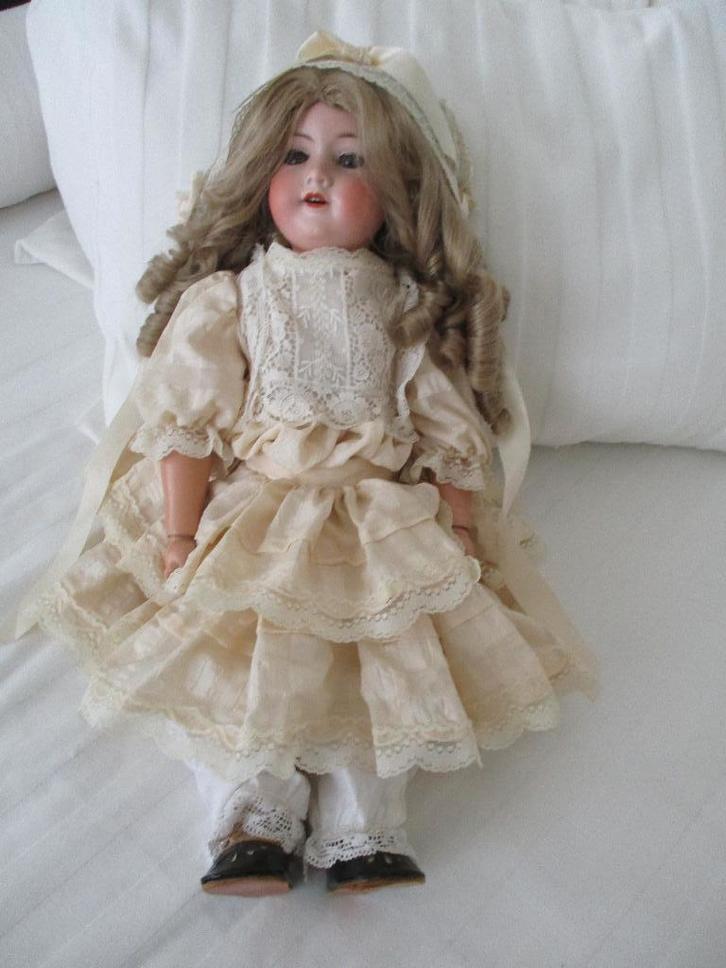 een mooie antieke pop Armand Marseille, Antiek en Kunst, Antiek | Speelgoed, Ophalen of Verzenden